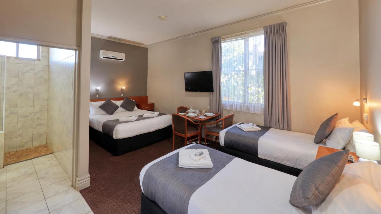 Silver Haven Motor Inn Броукън Хил Екстериор снимка