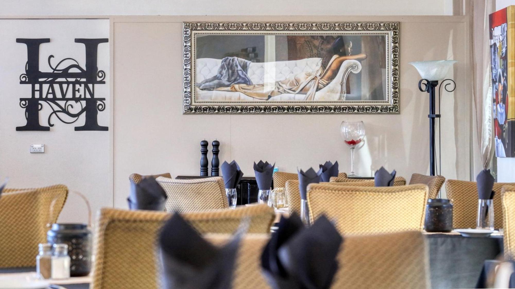 Silver Haven Motor Inn Броукън Хил Екстериор снимка